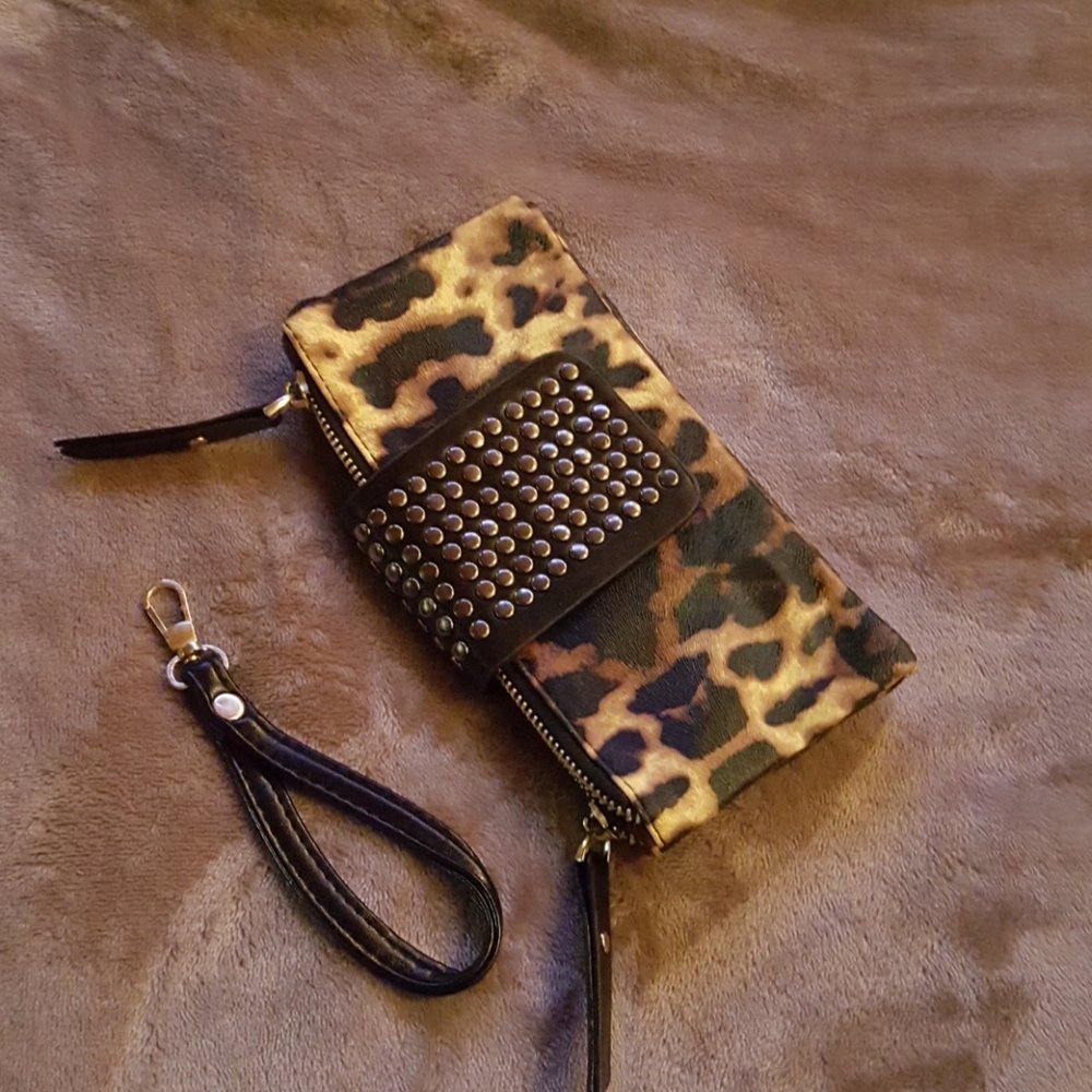 Clutch wallet